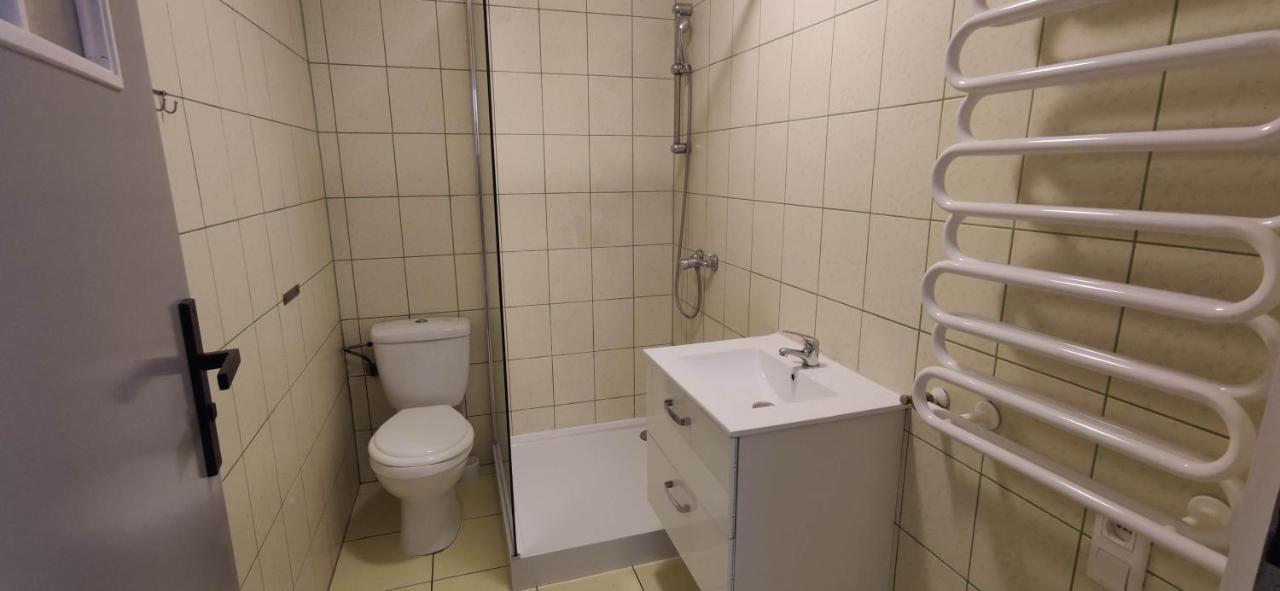 Tanie Spanie Na Naramowicach- Zameldowanie Bezobslugowe - Poznan Luaran gambar